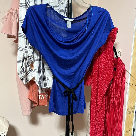 GUC XS H&M Royal Blue Shirt Sleeve Tee Cascading neck, Black sash included - Picture 1 of 2